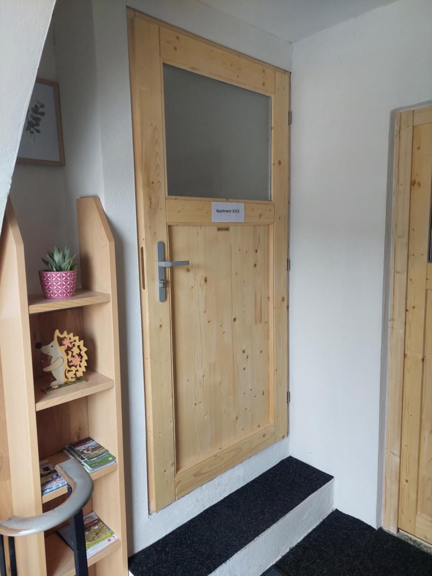 Haus Jezek Apartment วินดิชการ์สเทิน ภายนอก รูปภาพ